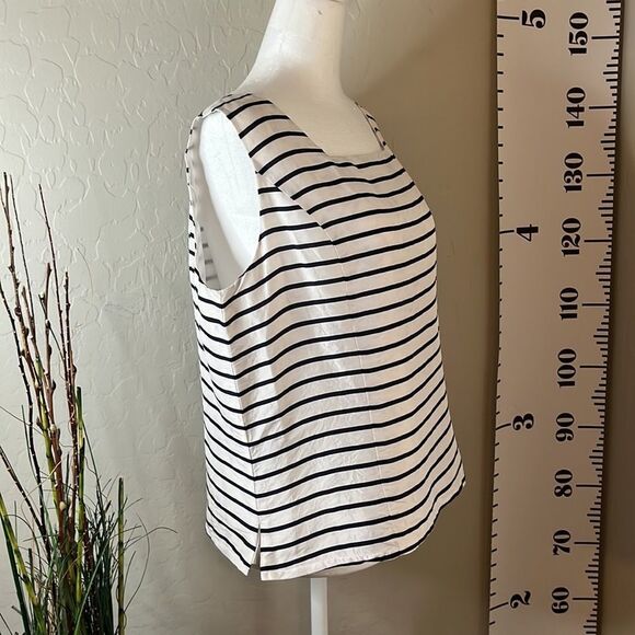 ISC 100% silk black and white horizontal striped top. Size medium. Sleeveless. - Picture 5 of 10